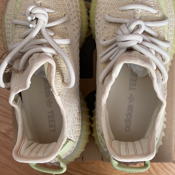 YEEZY Boost 350 V2 - Picture 8 of 11